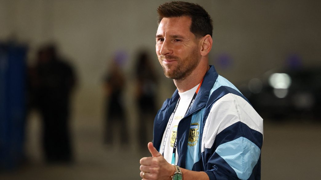 Lionel Messi reflexiona sobre su desempeño y elogia a Ronaldo