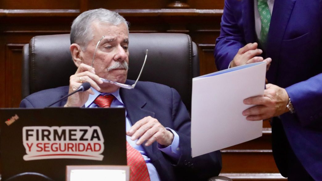 Congreso aprueba ley que otorga inmunidad a Fuerzas Armadas y Policía Nacional