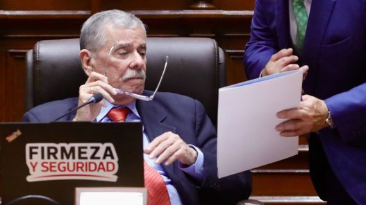 Congreso aprueba ley que otorga inmunidad a Fuerzas Armadas y Policía Nacional