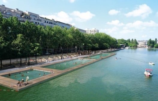 La piscina al aire libre más grande de París: un nuevo refugio en el Canal Saint-Martin
