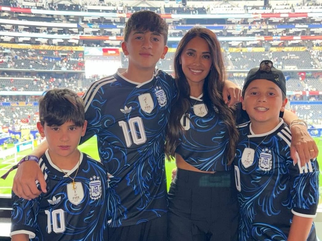 Antonela Roccuzzo congratulates Messi after Argentina's victory over Austria