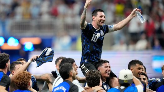 Caleta Olivia y Pico Truncado establecen asueto por triunfo de Argentina en el Mundial