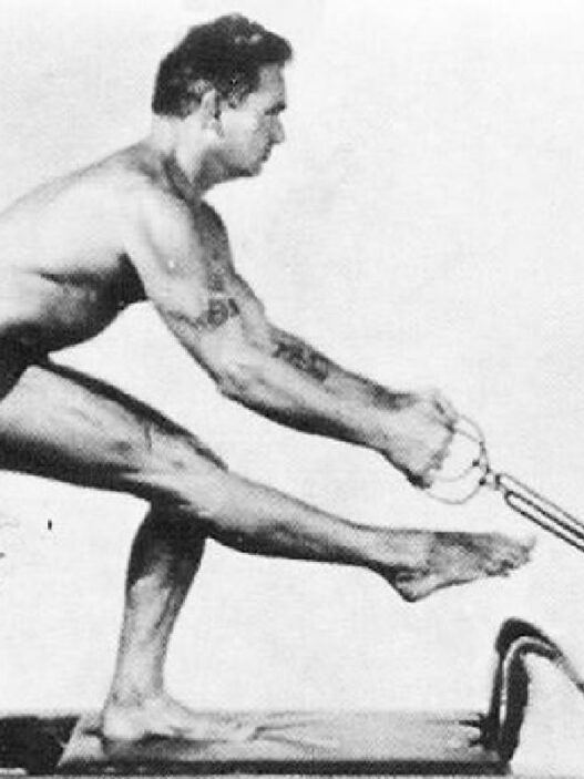 Joseph Pilates y las cadenas miofasciales en el entrenamiento moderno