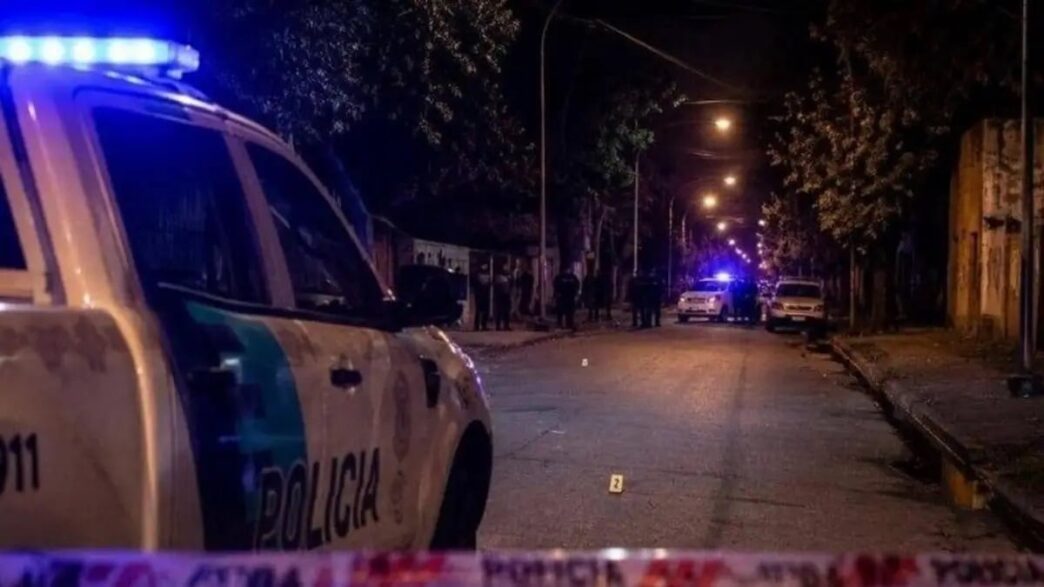 Policía hiere a motochorros en intento de asalto en Los Hornos