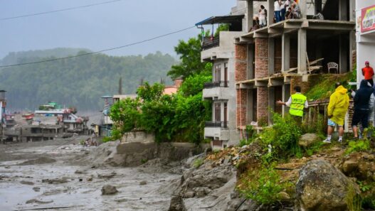 Estados Unidos destina 500.000 dólares en ayuda tras inundaciones en Nepal