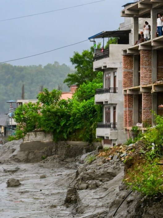 Estados Unidos destina 500.000 dólares en ayuda tras inundaciones en Nepal