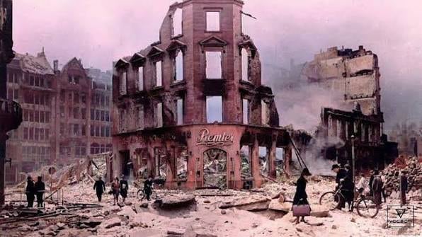 El bombardeo accidental que alteró la Batalla de Inglaterra