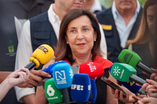 Robles solicita a Marruecos investigación sobre la entrada masiva de migrantes en Ceuta