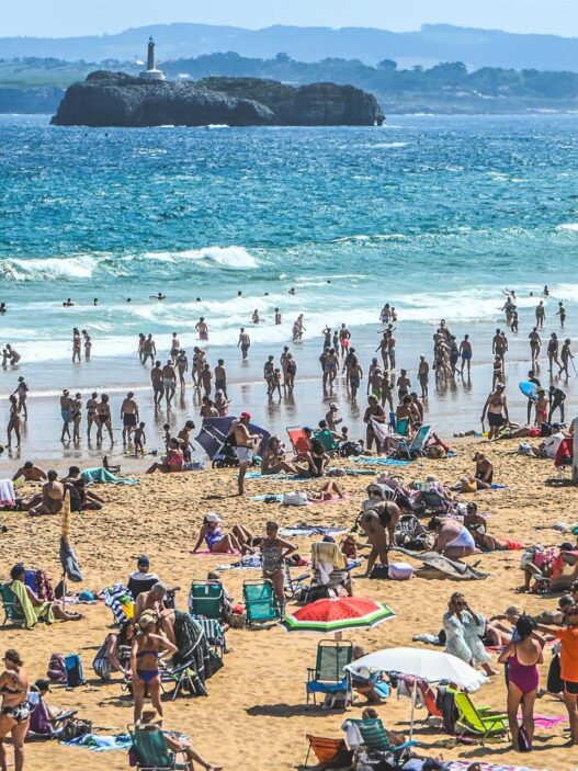 Advertencia meteorológica en 7 CCAA por calor, viento y tormentas