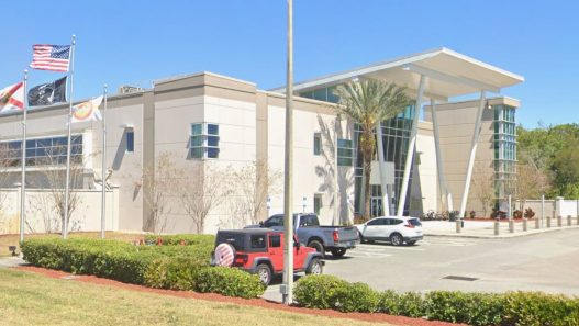 Tiroteo en comisaría de Florida deja a una mujer herida