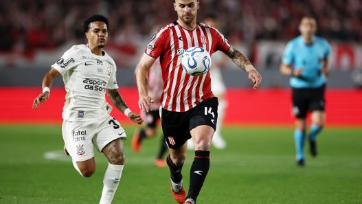 Estudiantes de La Plata y Corinthians empatan 1-1 en la ida de los cuartos de final de la Libertadores
