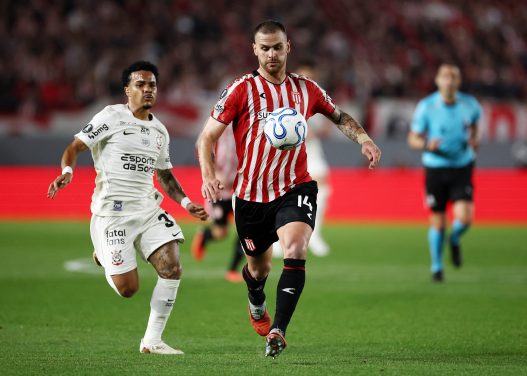 Estudiantes de La Plata y Corinthians empatan 1-1 en la ida de los cuartos de final de la Libertadores