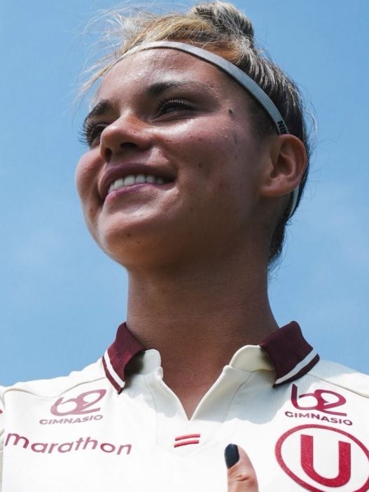Universitario refuerza su plantilla con Lesly Olivares para la Copa Libertadores Femenina 2026
