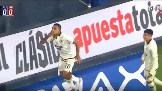 Alex Valera Scores with Assist from Gianluca Lapadula in Universitario vs Alianza Lima Match