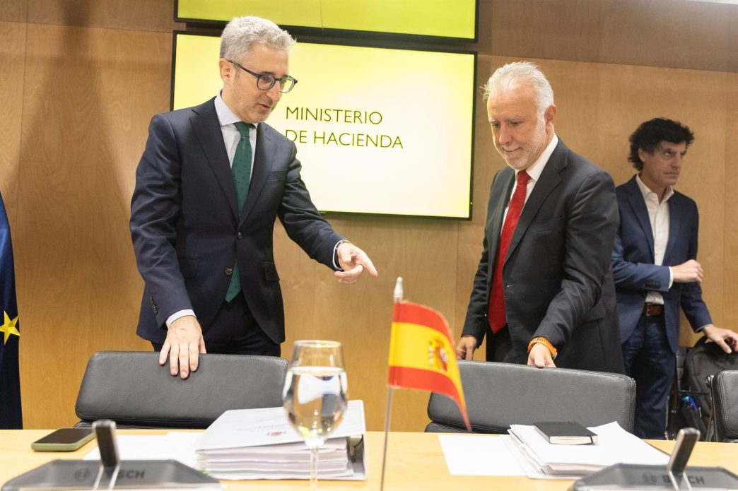 El Gobierno presenta su plan de financiación autonómica en un CPFF dividido