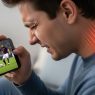 El uso prolongado del celular genera múltiples dolencias físicas