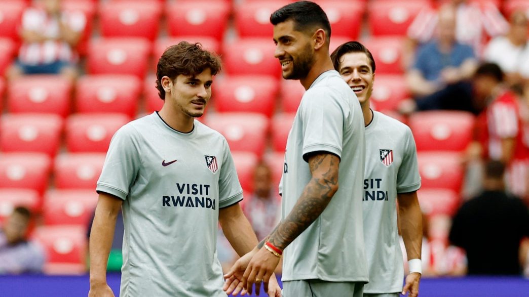 Cuti Romero Motiva a Julián Álvarez Antes del Clásico Contra el Real Madrid