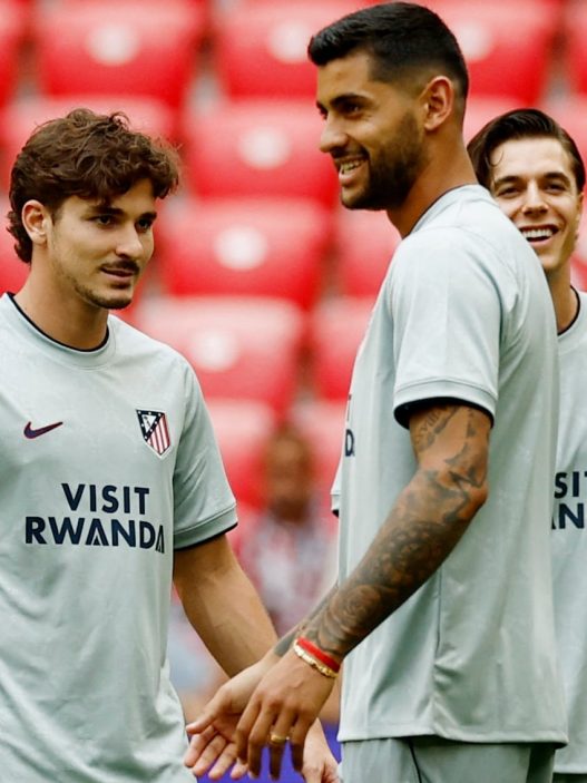 Cuti Romero Motiva a Julián Álvarez Antes del Clásico Contra el Real Madrid