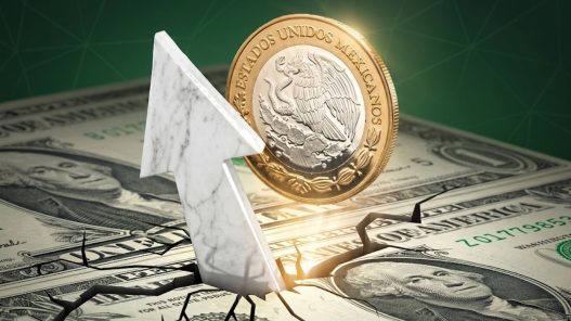 El peso mexicano cierra por debajo de los 17 pesos y la BMV muestra un notable avance