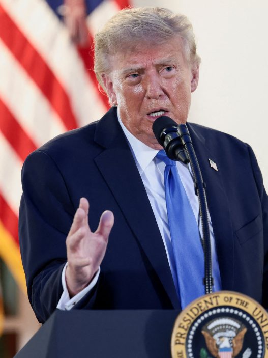 Donald Trump critica al Reino Unido por falta de apoyo y se evade sobre las Malvinas