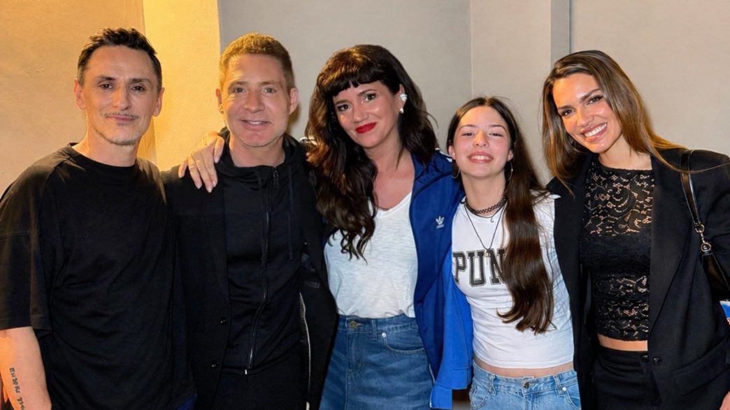 Adrián Suar y Rocío Robles asisten juntos al espectáculo Boite protagonizado por Griselda Siciliani