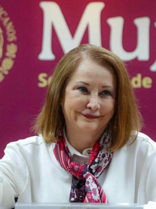 Laura Itzel Castillo toma posesión de la Secretaría de las Mujeres