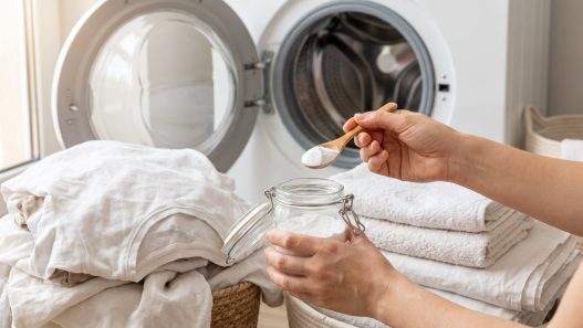 Uso del bicarbonato de sodio para blanquear la ropa: lo que los expertos opinan