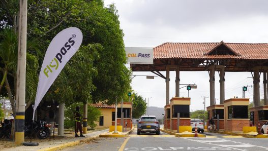 Demanda colectiva ante juez por cobro adicional en peajes de Flypass