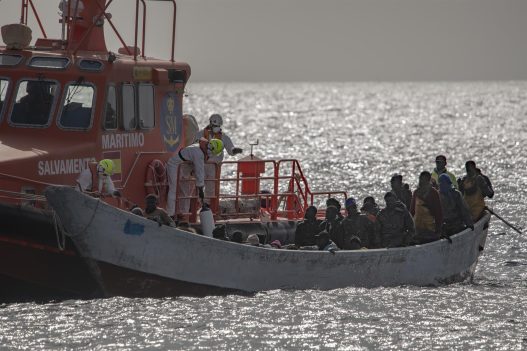 Más de 80 migrantes mueren en un cayuco en la ruta de Gambia a Canarias