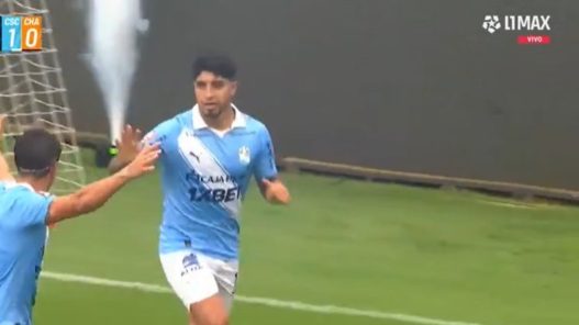 Luis Iberico anota con un cabezazo en el encuentro Sporting Cristal vs Los Chankas