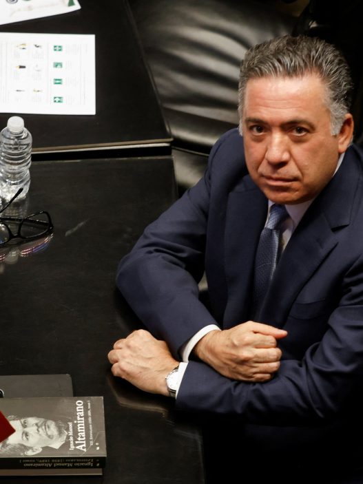 Sheinbaum Defends Inzunza's Return to Senate as a Matter of Responsibility