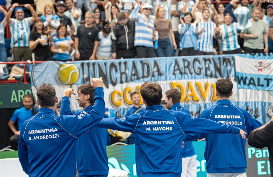 La hinchada que viaja para alentar a Argentina en la Copa Davis