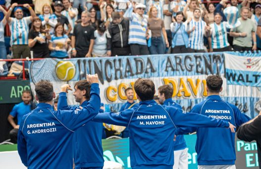 La hinchada que viaja para alentar a Argentina en la Copa Davis