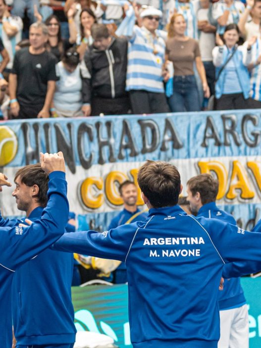 La hinchada que viaja para alentar a Argentina en la Copa Davis