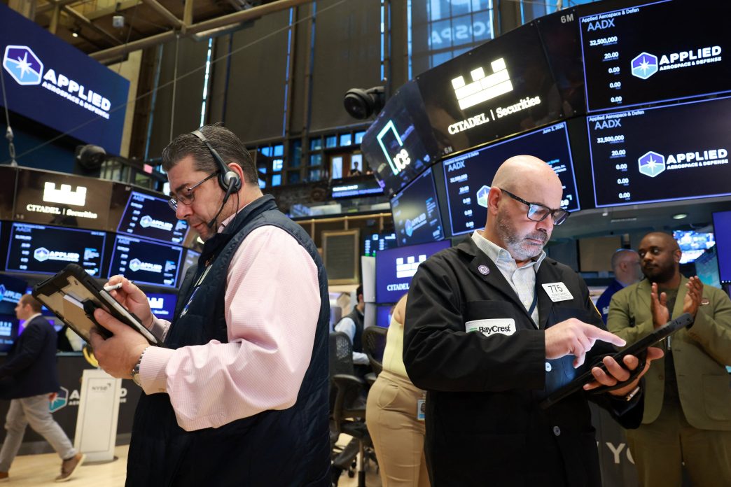 El riesgo país de Argentina reduce su distancia de los 500 puntos
