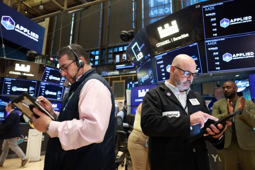 El riesgo país de Argentina reduce su distancia de los 500 puntos