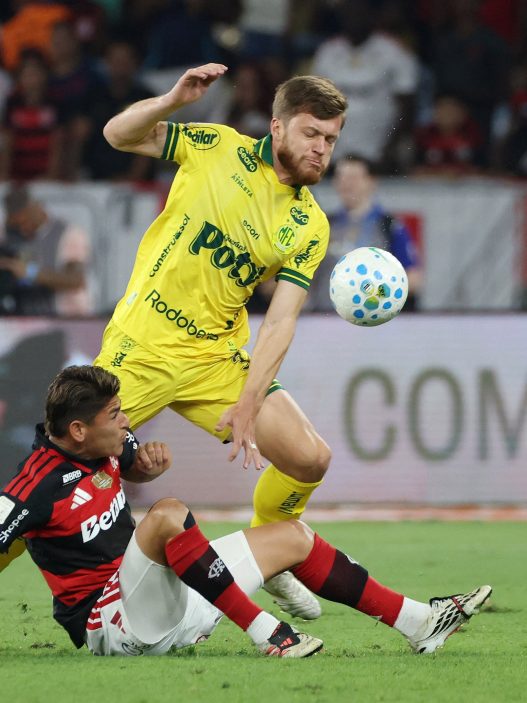 Jorge Carrascal brilla en el Flamengo con una destacada actuación