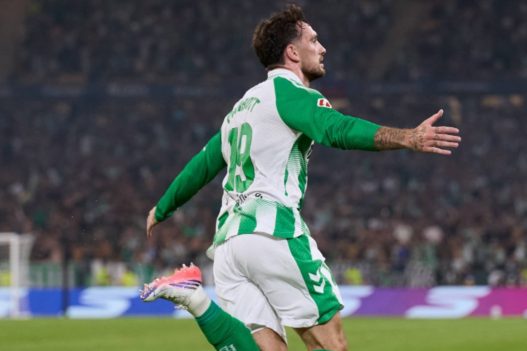 Troy Parrott marca historia en la victoria del Betis sobre el Real Madrid