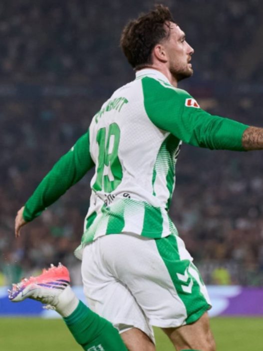 Troy Parrott marca historia en la victoria del Betis sobre el Real Madrid