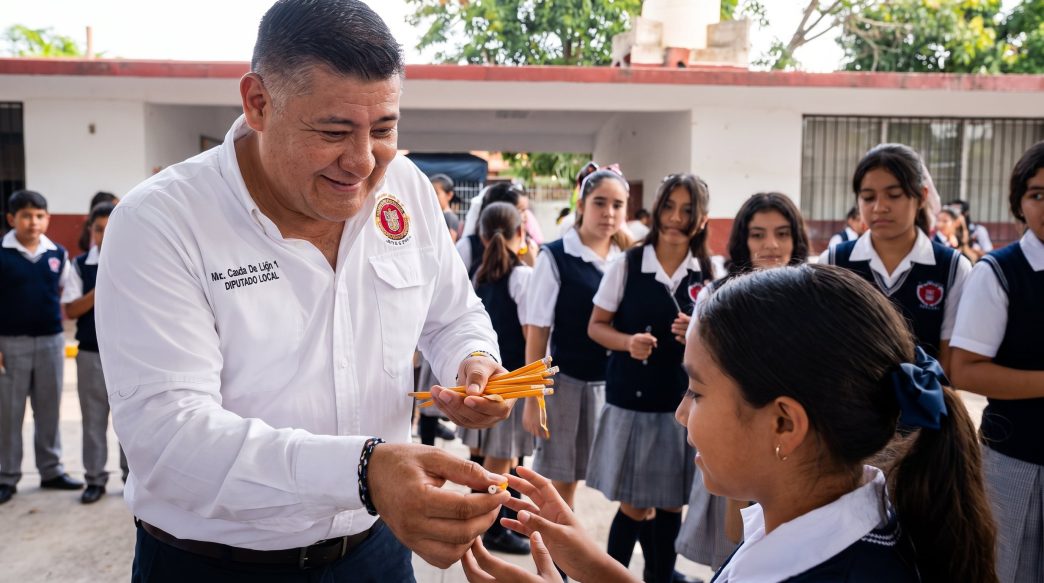 Reacción ante entrega de útiles escolares por diputado de Morena en Tamaulipas