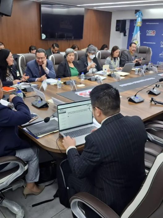 El Congreso de Guatemala evalúa el presupuesto de 2027 en medio de críticas por déficit y deuda