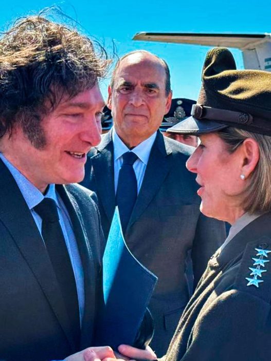 Milei Anuncia la Construcción de una Base Naval en Tierra del Fuego